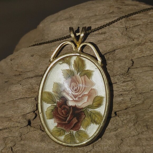 Roses Pendant Necklace 29 Inch Vintage Flowers Oval Pink Red Gold Tone Frame - Picture 8 of 10